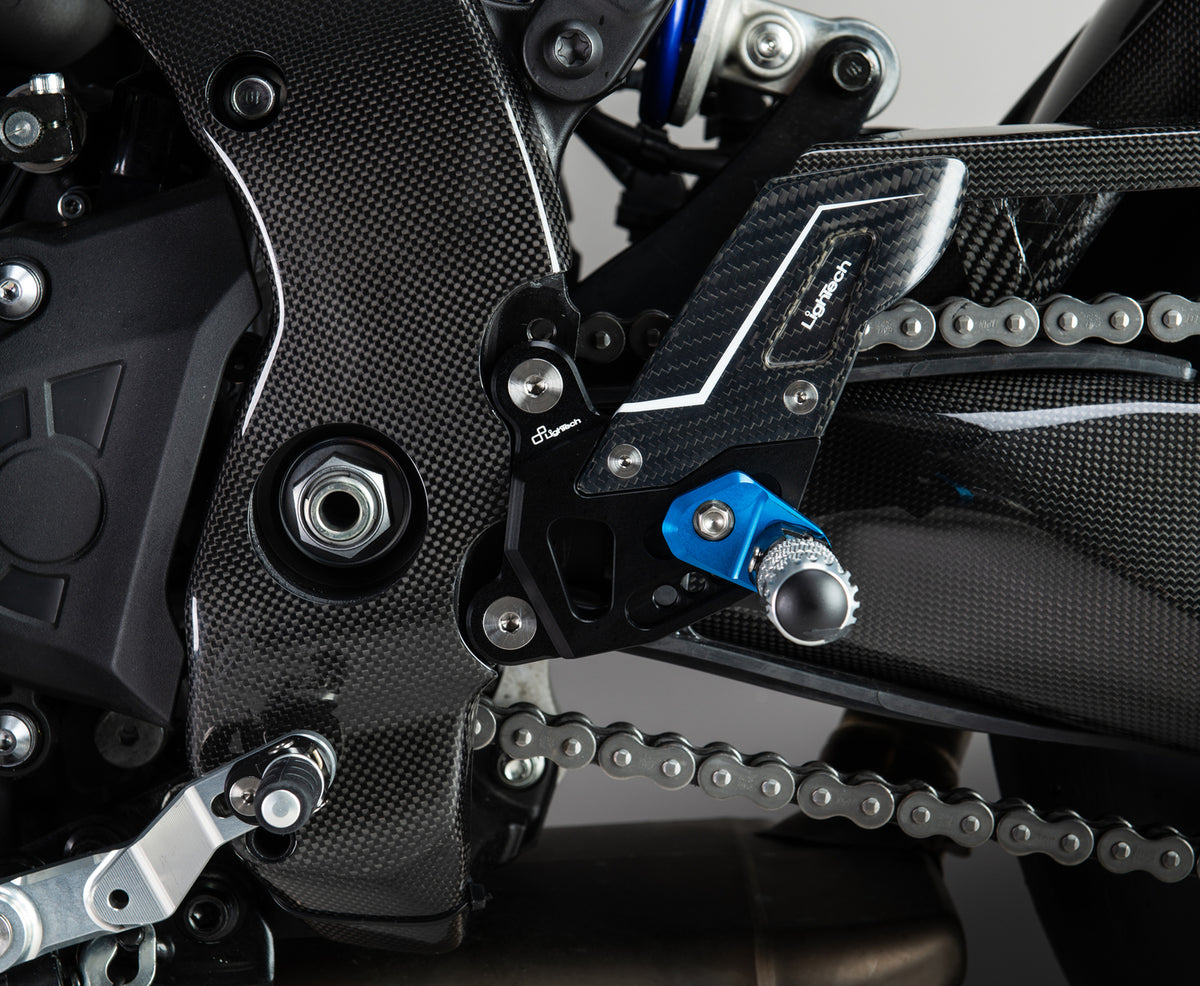 Kit de commandes reculées réglables avec repose-pieds rabattables Yamaha R7 2025+
