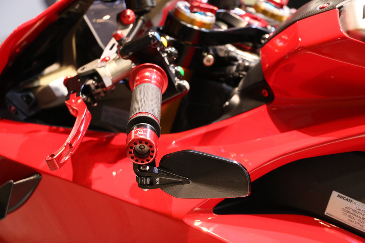 Bar-End spiegel Evo links MR712 CNC Racing Ducati Diavel V4 (2023+) ingeklapt gemonteerd op Panigale V4
