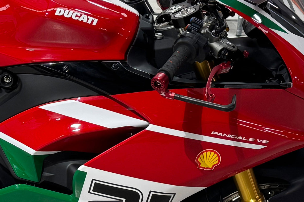 Remhendelbeschermer Troy Bayliss Limited Edition Kawasaki Z650 Performance (2021+) Zijaanzicht gemonteerd