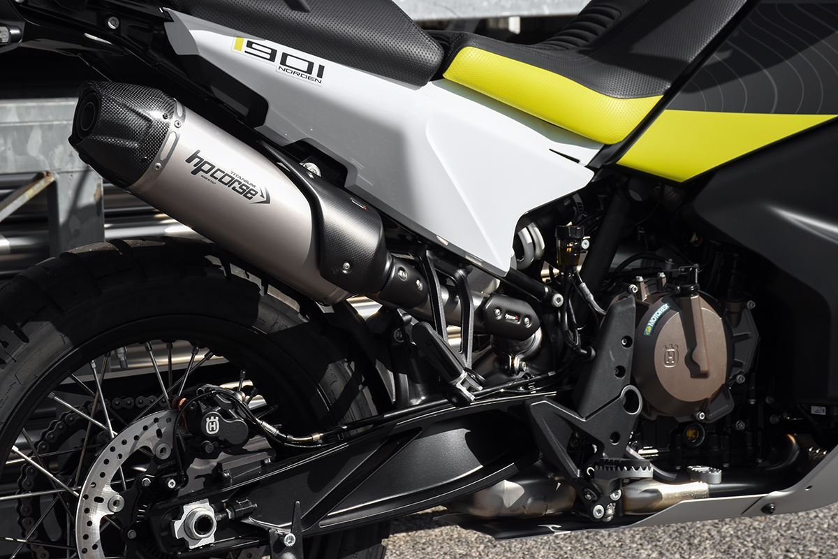 HP Corse échappement SP-1 Carbon court Husqvarna Norden 901 2022-2024