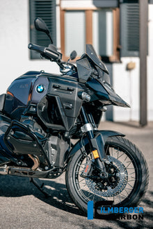 Windgeleider (deflector) rechts mat carbon BMW R1300GS Adventure Trophy (2024+)