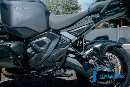 Frame driehoek-cover links voorste deel mat carbon BMW R1300GS Adventure Option 719 Karakorum (2024+)