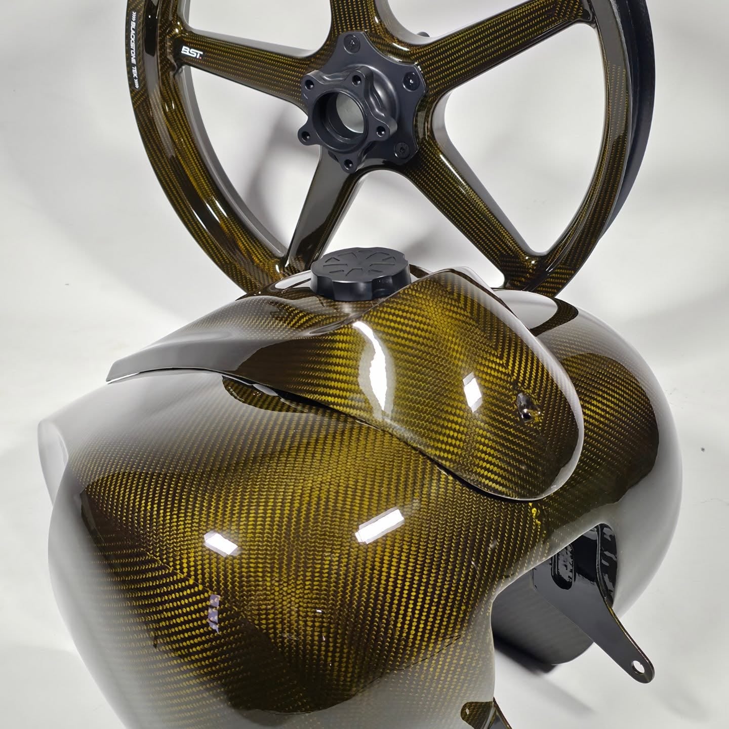 BST Star TEK voorvelg carbon 3,5 x 17" RSV4 2015-2018