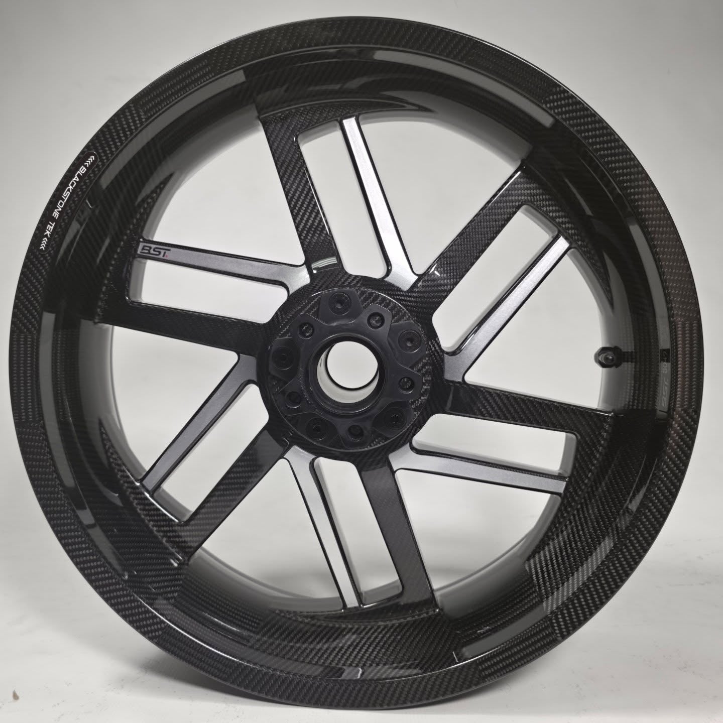 BST Reaper TEK 5.5x18'' carbon achtervelg voor Harley Davidson VRSCDX Night Rod Special (2007)