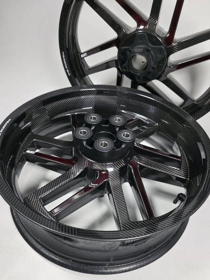 BST Reaper TEK 5.5x18'' carbon achtervelg voor Harley Davidson FXDRS FXDR (2019-2020)