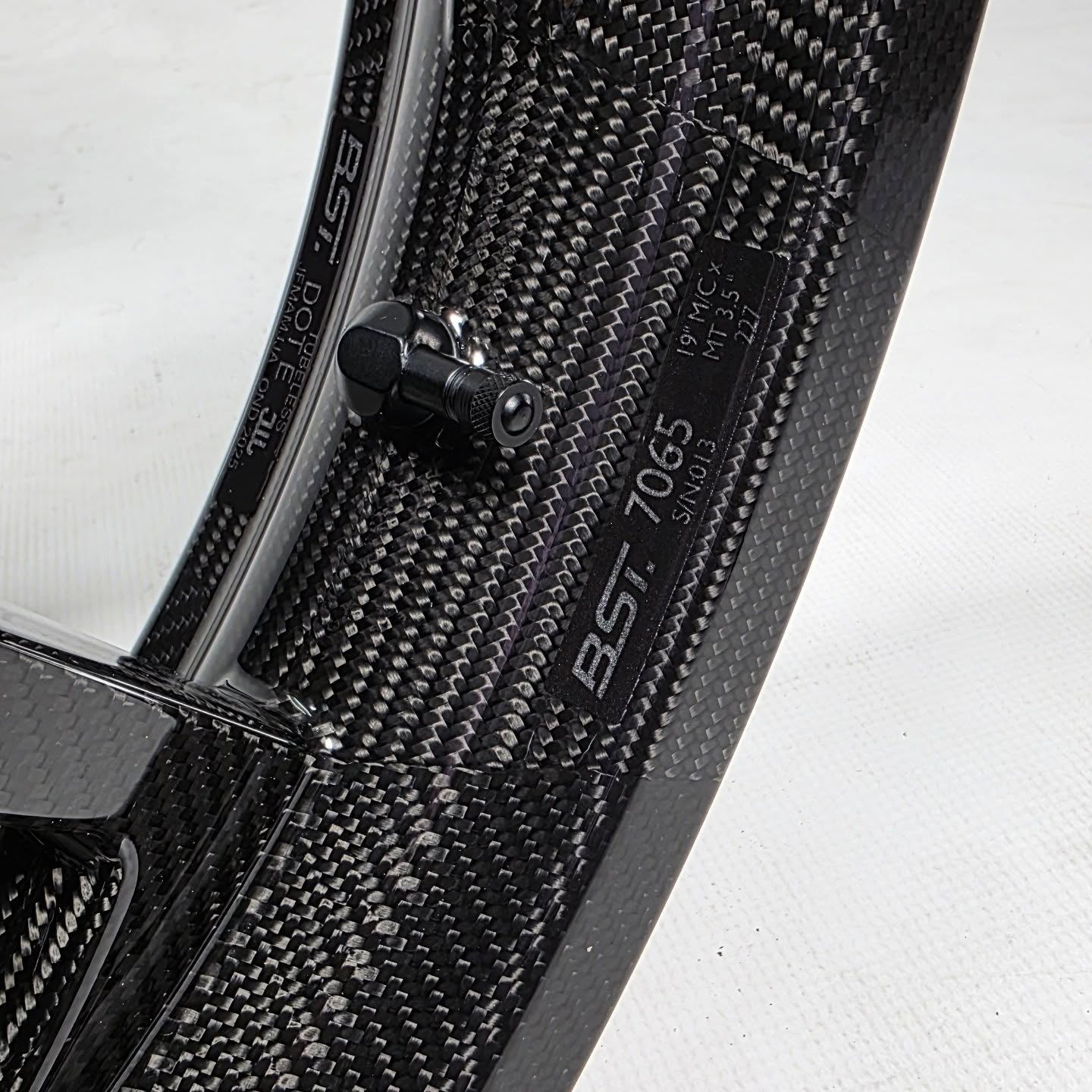BST Reaper TEK 3.5x19" carbon voorvelg voor Harley Davidson FLHCS Heritage Classic 114 (2018-2020)