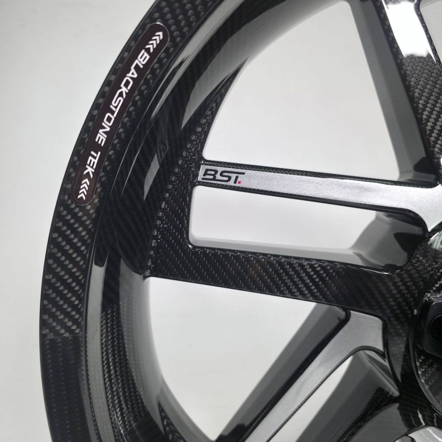 BST Reaper TEK 3.5x19" carbon voorvelg voor Harley Davidson FLHCS Heritage Classic 114 (2018-2020)