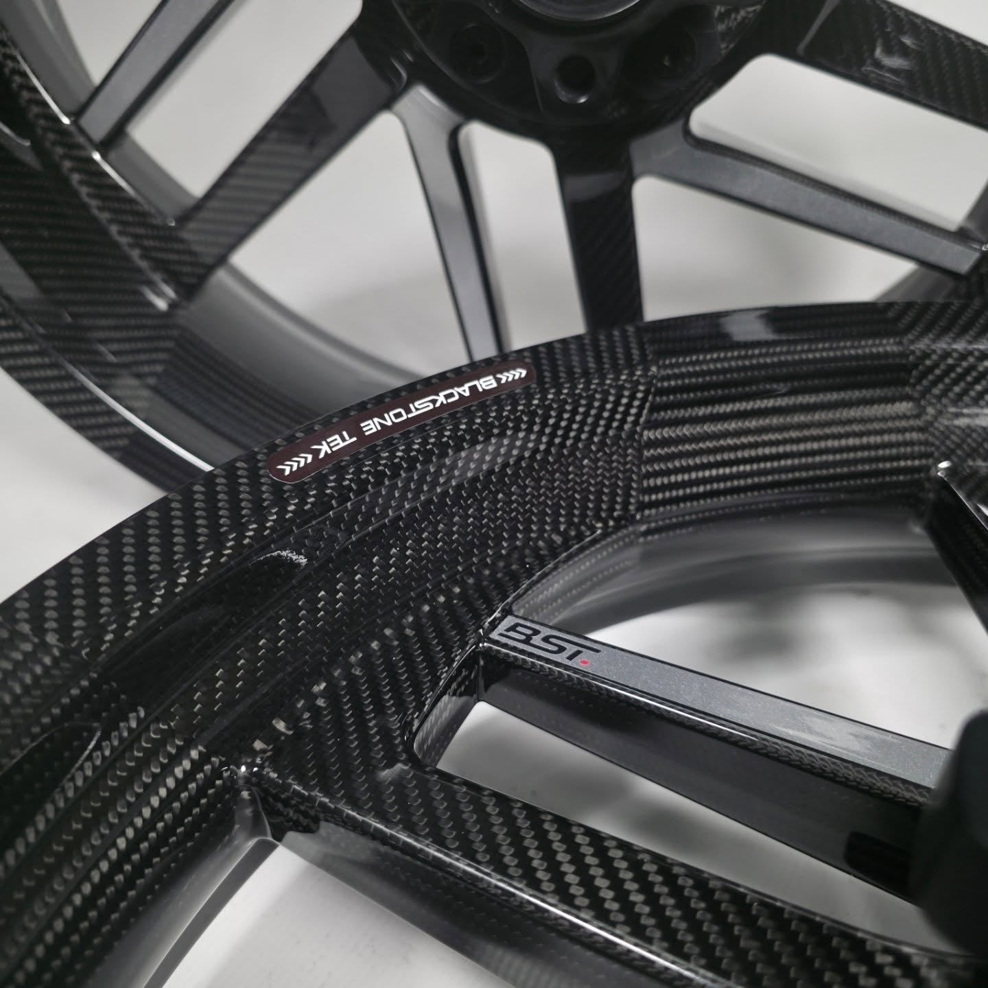 BST Reaper TEK 3.5x19" carbon voorvelg voor Harley Davidson FLHCS Heritage Classic 114 (2018-2020)