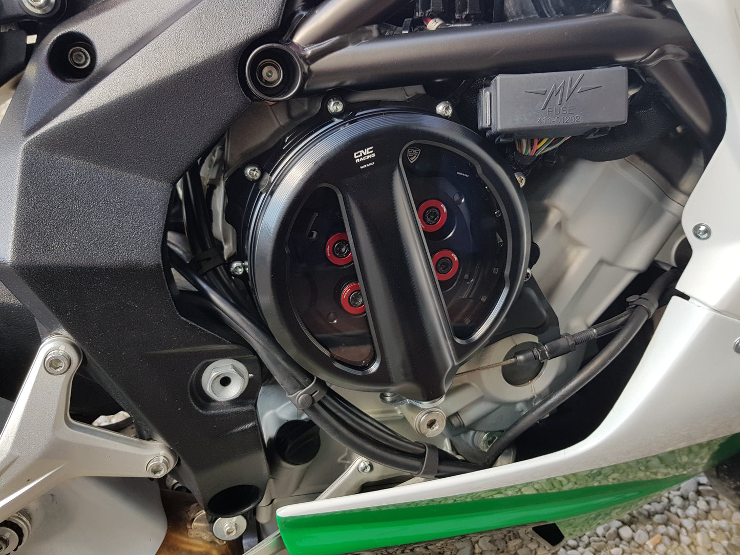 Open koppelingsdeksel met lexaan venster MV Agusta Dragster 800 RR E3 (2015-2017) zwart koppelingsdeksel met zwarte drukplaat en rode veerschotels