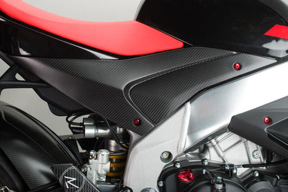 Lightech carbon onderste tank panelen (2 st.) (glanzend) Aprilia Tuono V4 Factory (2021-2022)