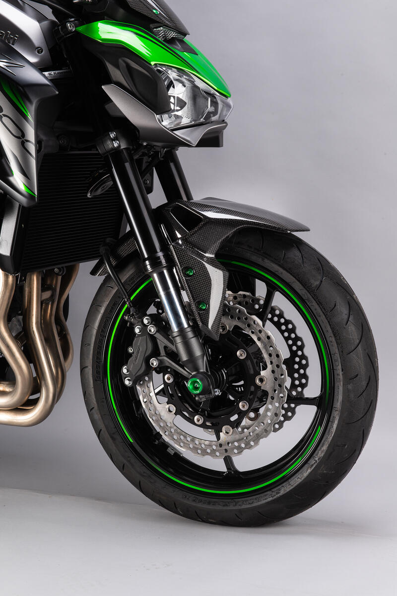Fender avant en carbone LightEch (brillant) Kawasaki Z900 SE (2022-2024)