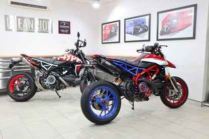 Achteras moerenset Ducati Hypermotard 821 SP (2013-2015) zwart voorbeeldfoto op Hypermotard