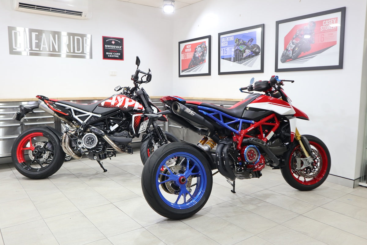 Achteras moerenset Ducati Hypermotard 1100S (2007-2009) zwart voorbeeldfoto op Hypermotard