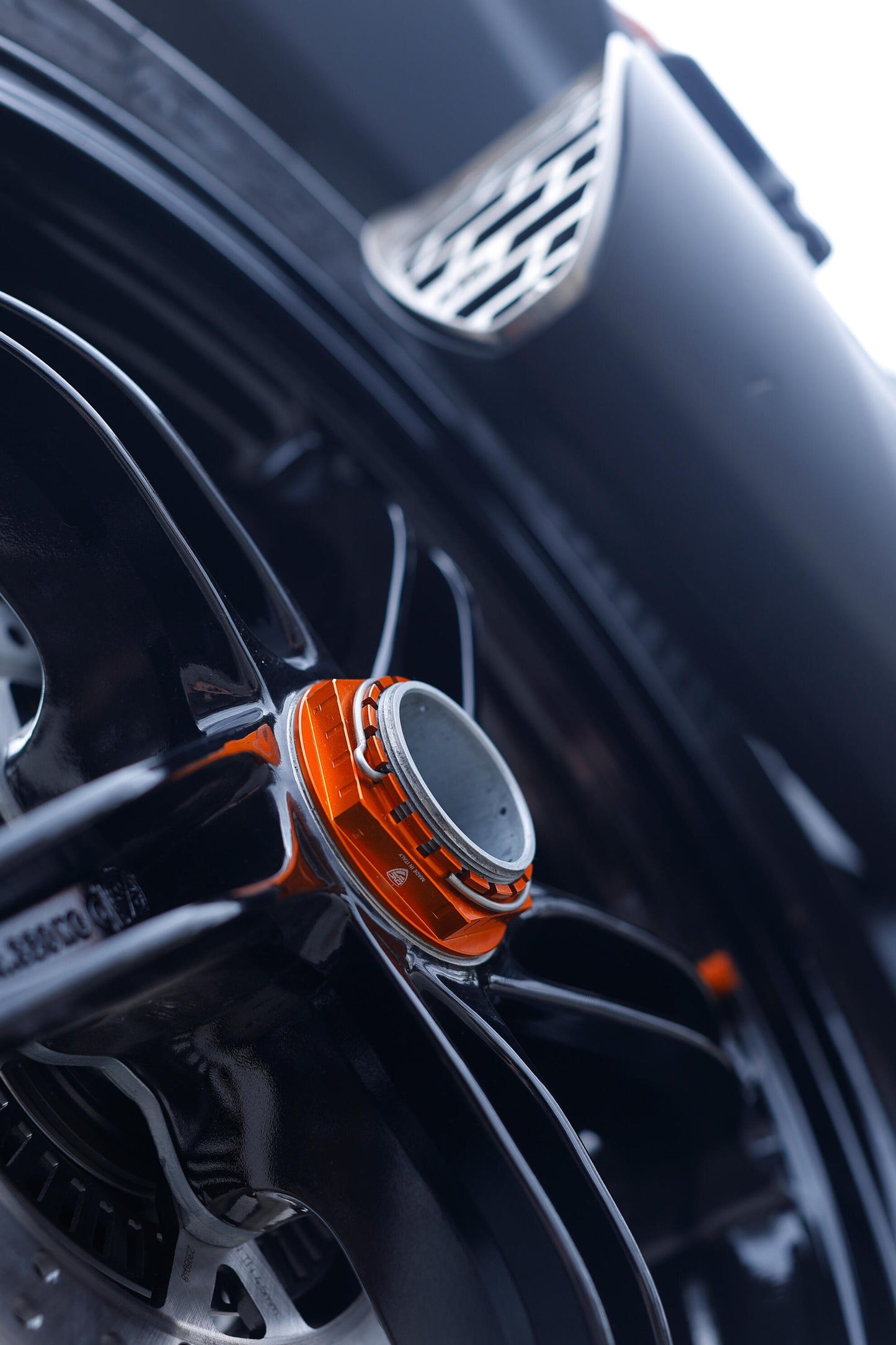 Rouge arrière cendres arrière sur la droite KTM 1390 Superduke R (2024+)