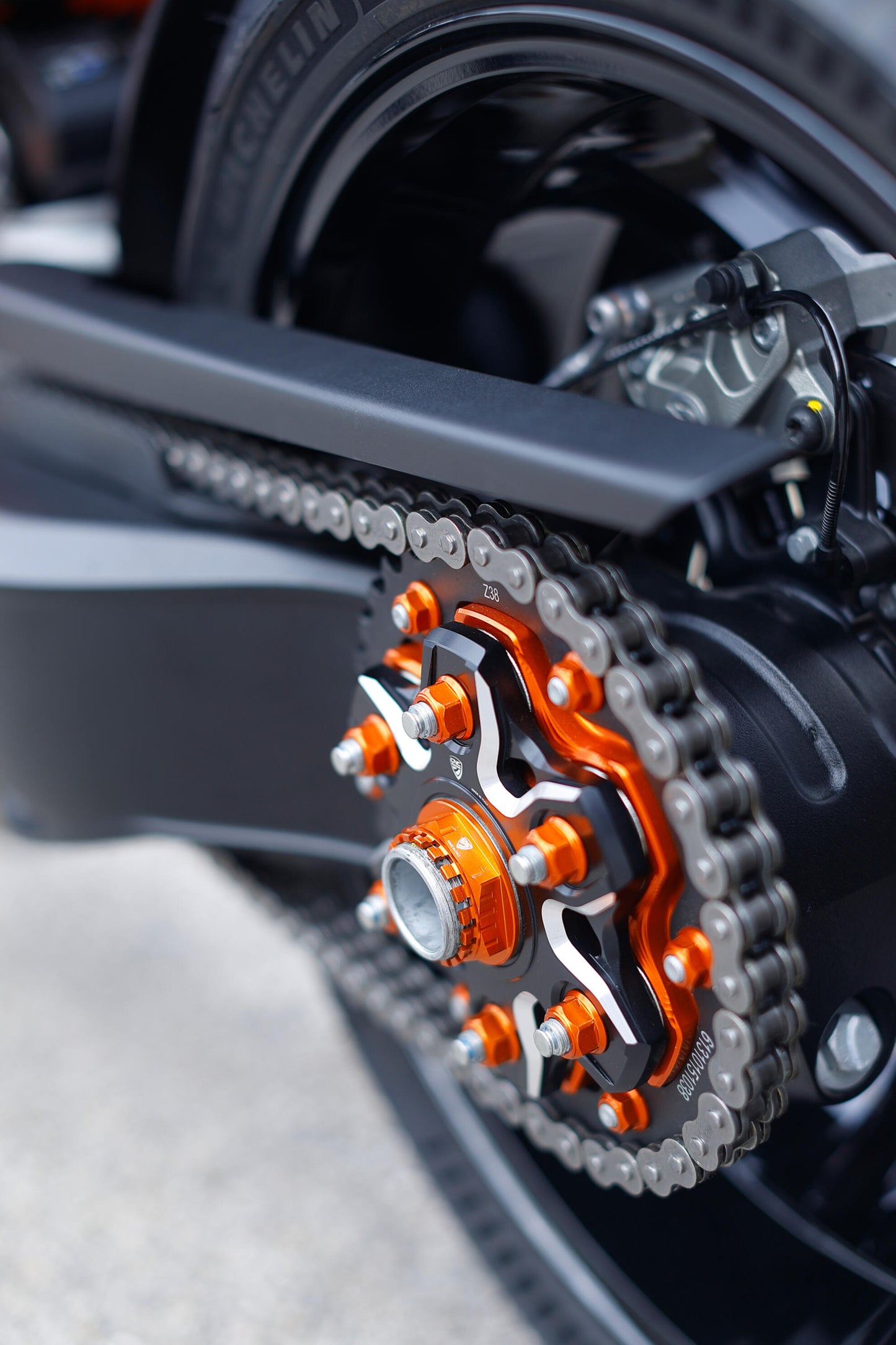 Axe arrière gauche KTM 1390 Superduke R (2024+)