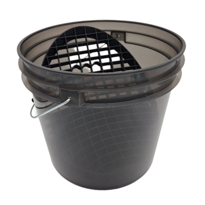 D Con Heavy Duty Dark Smoke Wheels Emmer 19L afgebeeld met zwarte Mitt Slide Wheels