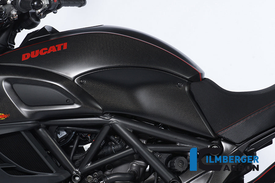 Couverture du réservoir latéral gauche du carbone Ducati Diavel Ducati Diave (2014-2018)