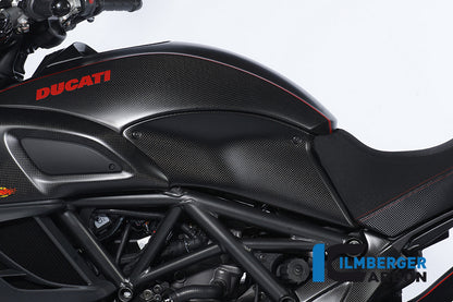 Couverture du réservoir latéral gauche du carbone Ducati Diavel Ducati Diave (2014-2018)