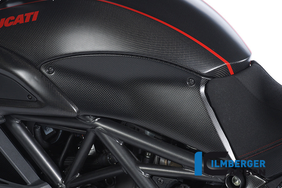 Couverture du réservoir latéral gauche du carbone Ducati Diavel Ducati Diave (2014-2018)