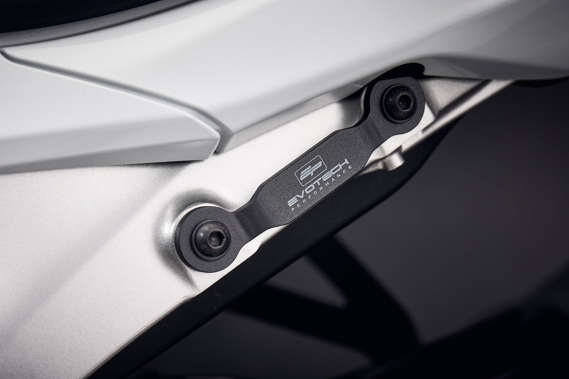 Evotech Kawasaki ZX6R Uitlaatsteun & Duosteun Vervanger Kit 2013 - 2018