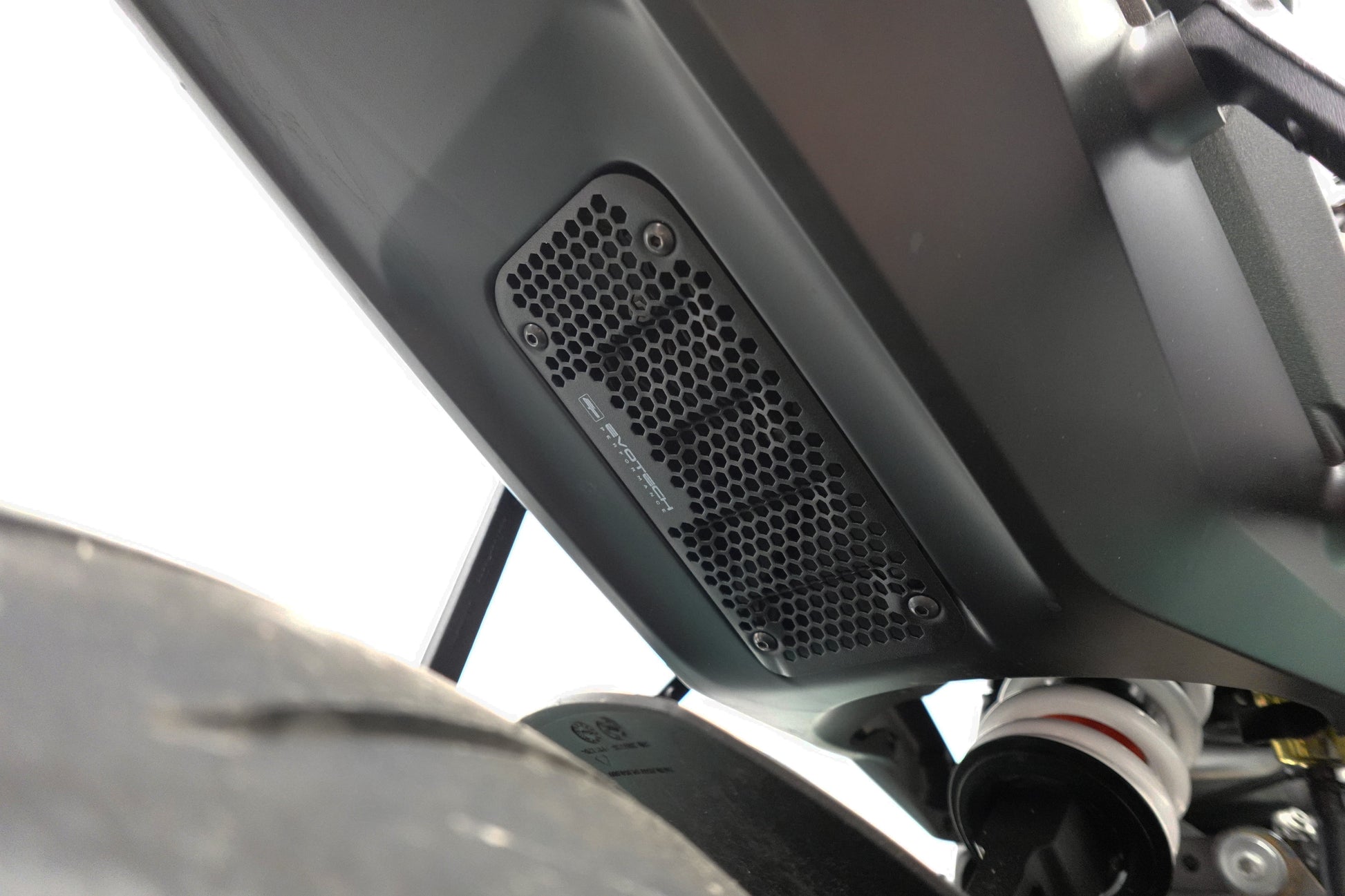 Evotech Spanningsregelaar Beschermer - KTM 990 Duke (2024+)