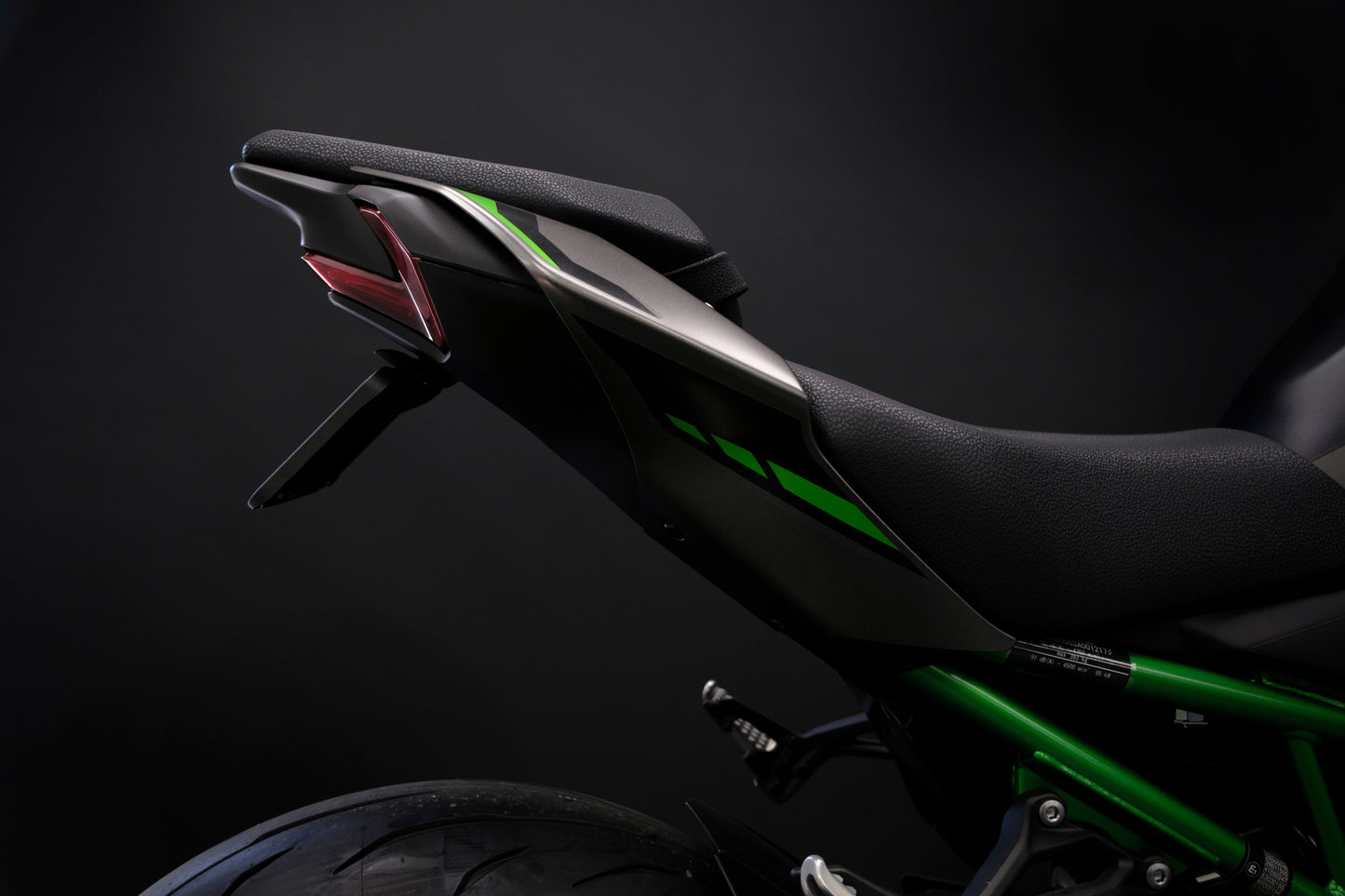 Verstelbare kentekenplaathouder Evotech - Kawasaki Z900 SE (2025+)