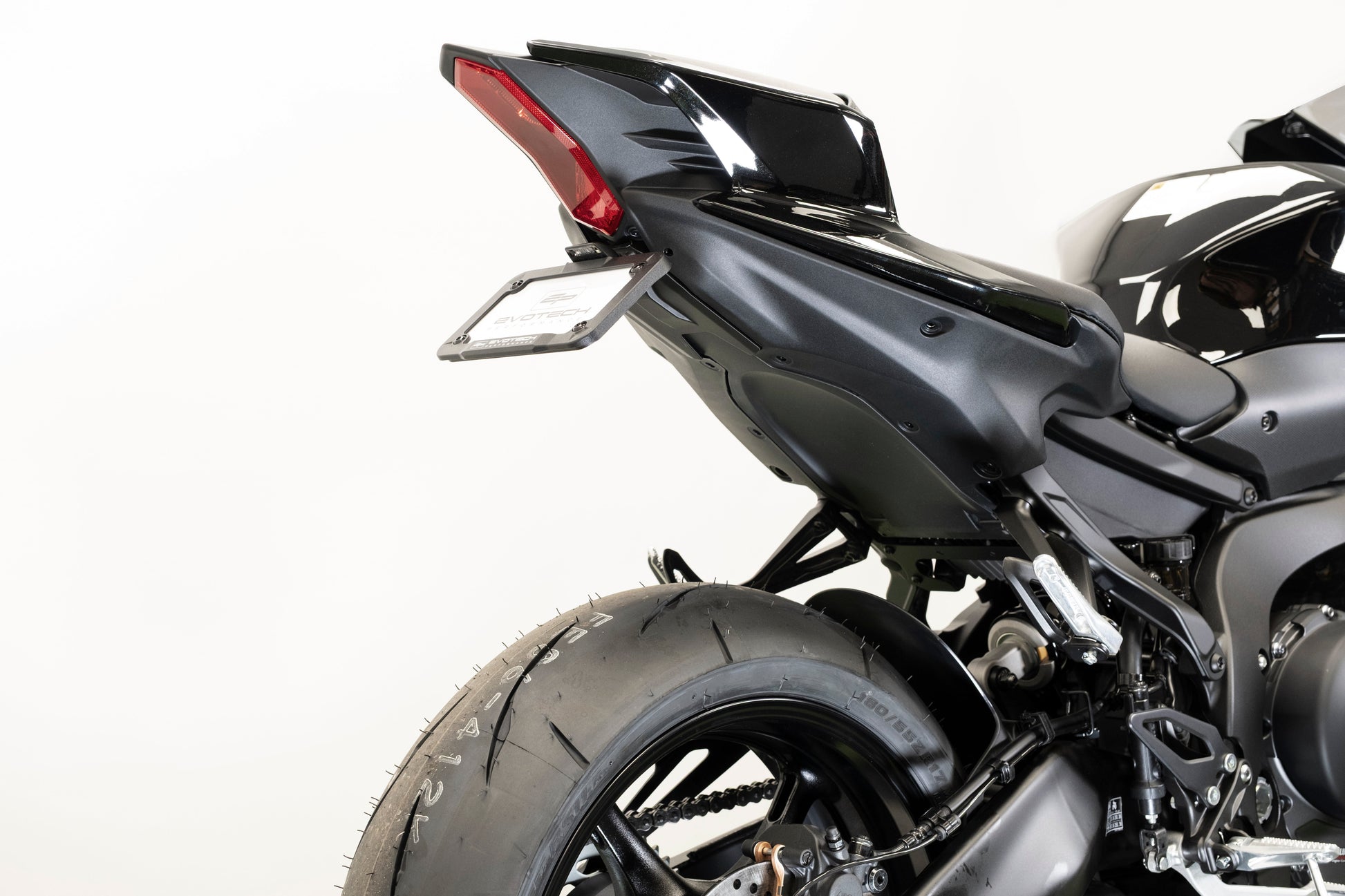 Verstelbare kentekenplaathouder Evotech - Yamaha YZF-R9 (2025+)