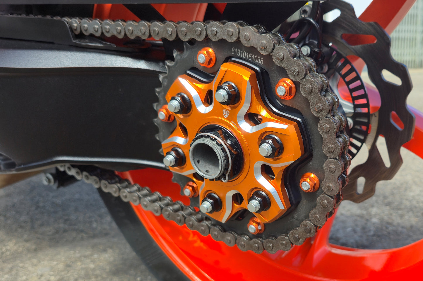 Achtertandwiel moerenset (6 st.) KTM 1290 Super Duke GT (2016-2018)