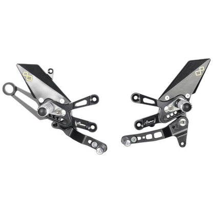Ensemble d'interrupteurs de frein réglable avec des repousses de pied fixe et un modèle de commutateur standard Aprilia RSV4 2018-2019