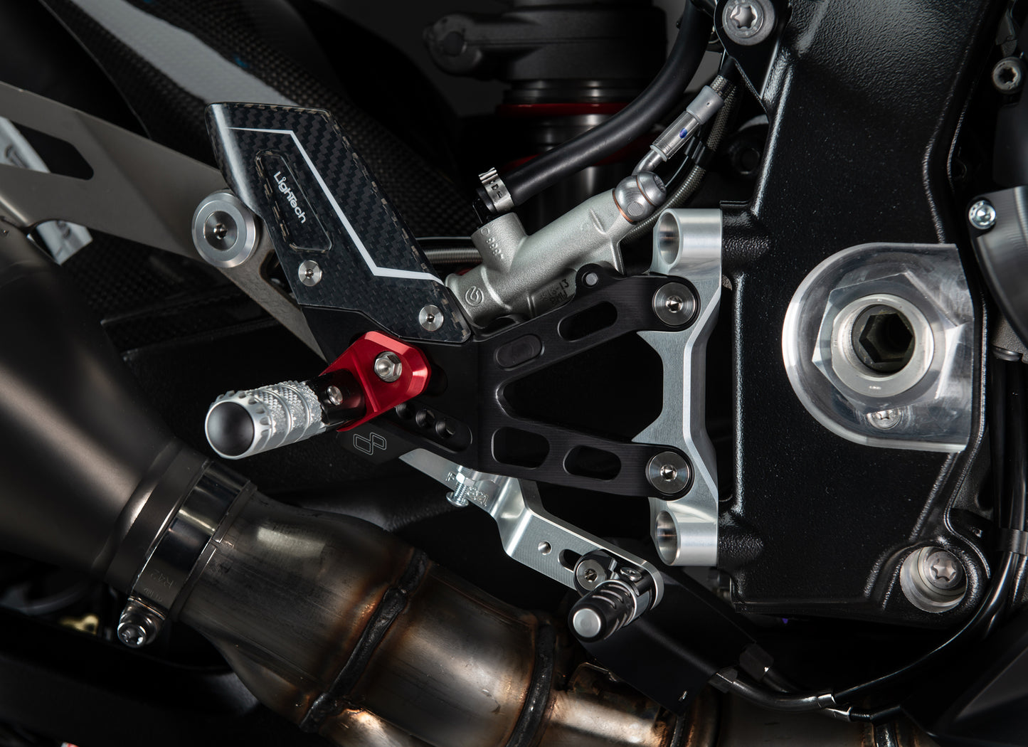 Ensemble de liaisons de frein réglable R (édition spéciale) avec des reproches pliants et des protecteurs de talons de carbone BMW S1000RR (2019-2024)