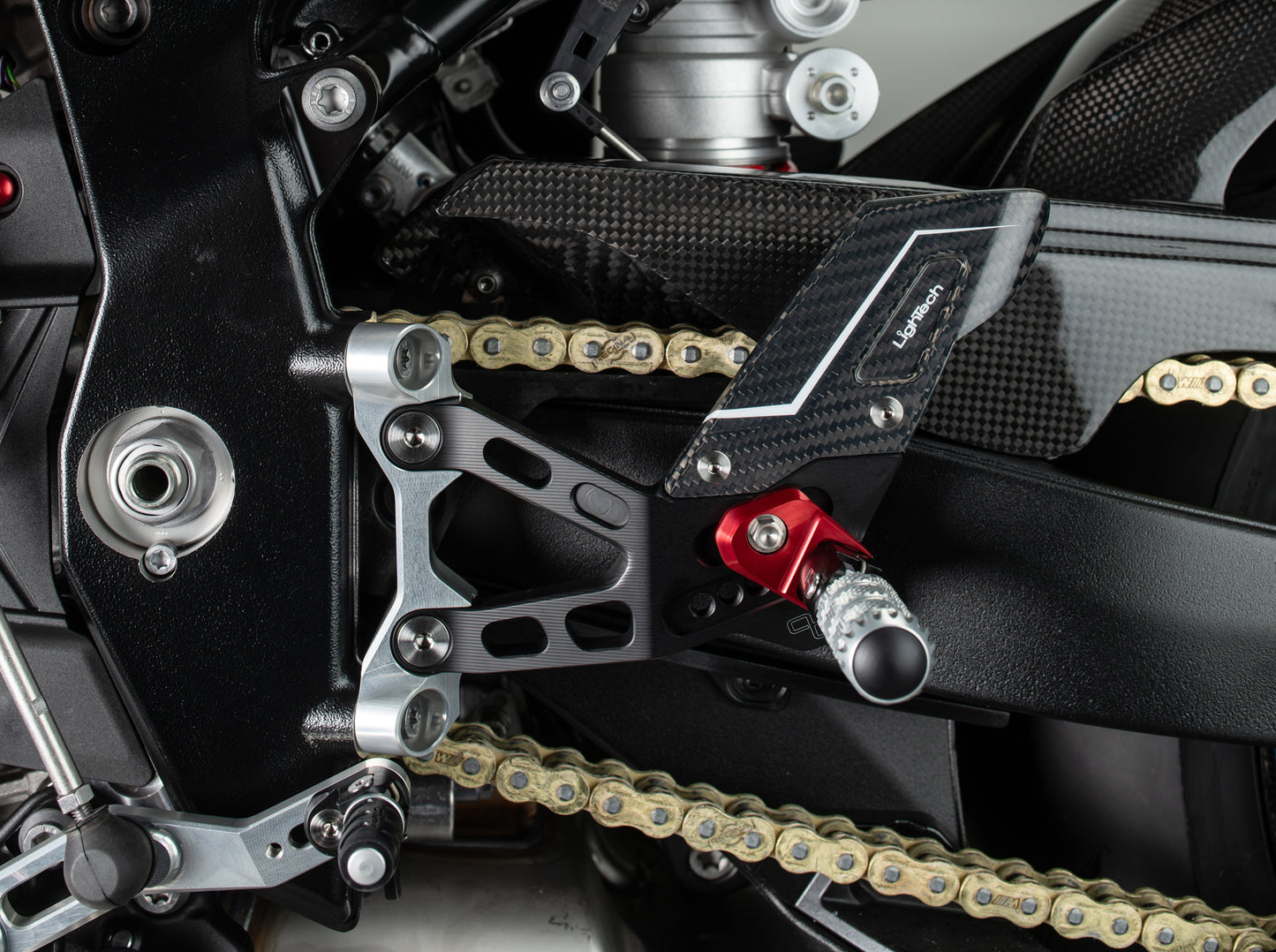 Ensemble de liaisons de frein réglable R (édition spéciale) avec des reproches pliants et des protecteurs de talons de carbone BMW S1000RR (2019-2024)