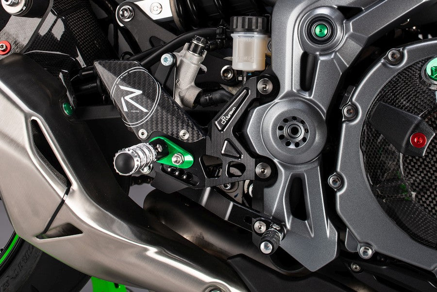 Ensemble de liaisons de frein réglable avec des repousses de bas de page fixe Kawasaki Z900 2017-2023