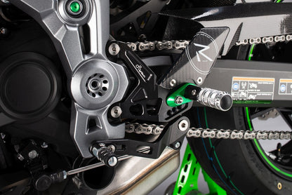 Ensemble de liaisons de frein réglable avec des repousses de bas de page fixe Kawasaki Z900 2017-2023