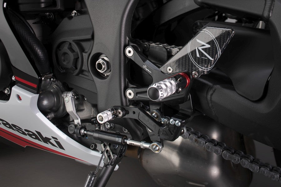 Interrupteur de frein réglable Set R (édition spéciale) avec repliage de bas de pied et modèle de commutateur standard Kawasaki Ninja ZX-10R 40th Anniversary Edition 2024+