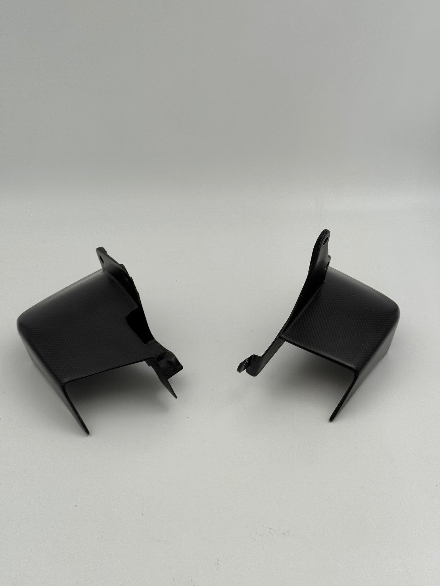 VERKOCHT_Carbon Winglet Set (4-delig) – Ducati Multistrada V4 – Mat Carbon (Gebruikt)