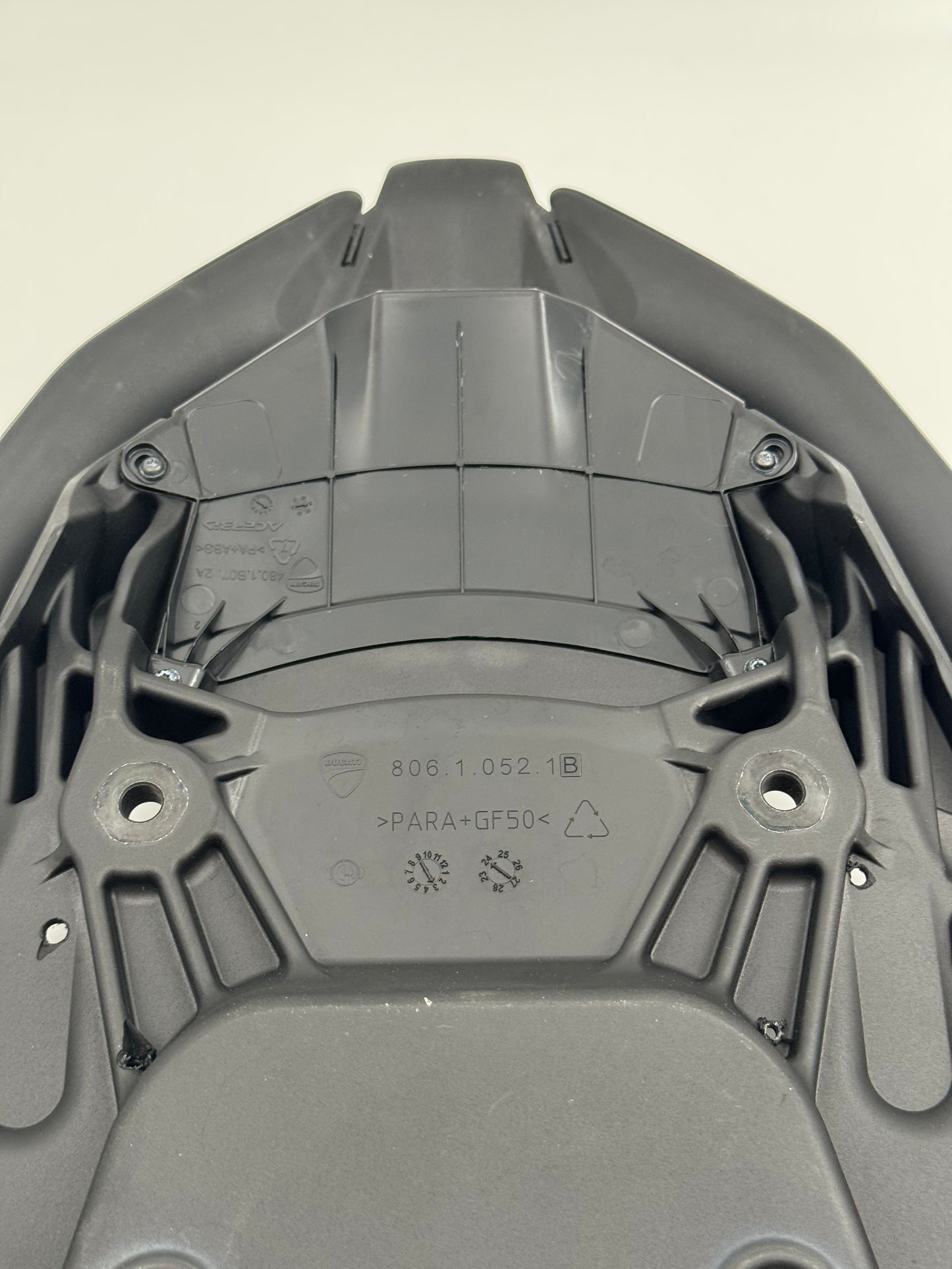 Tail met handgreep “RS version” – Ducati Multistrada V4 Grand Tour (gebruikt)