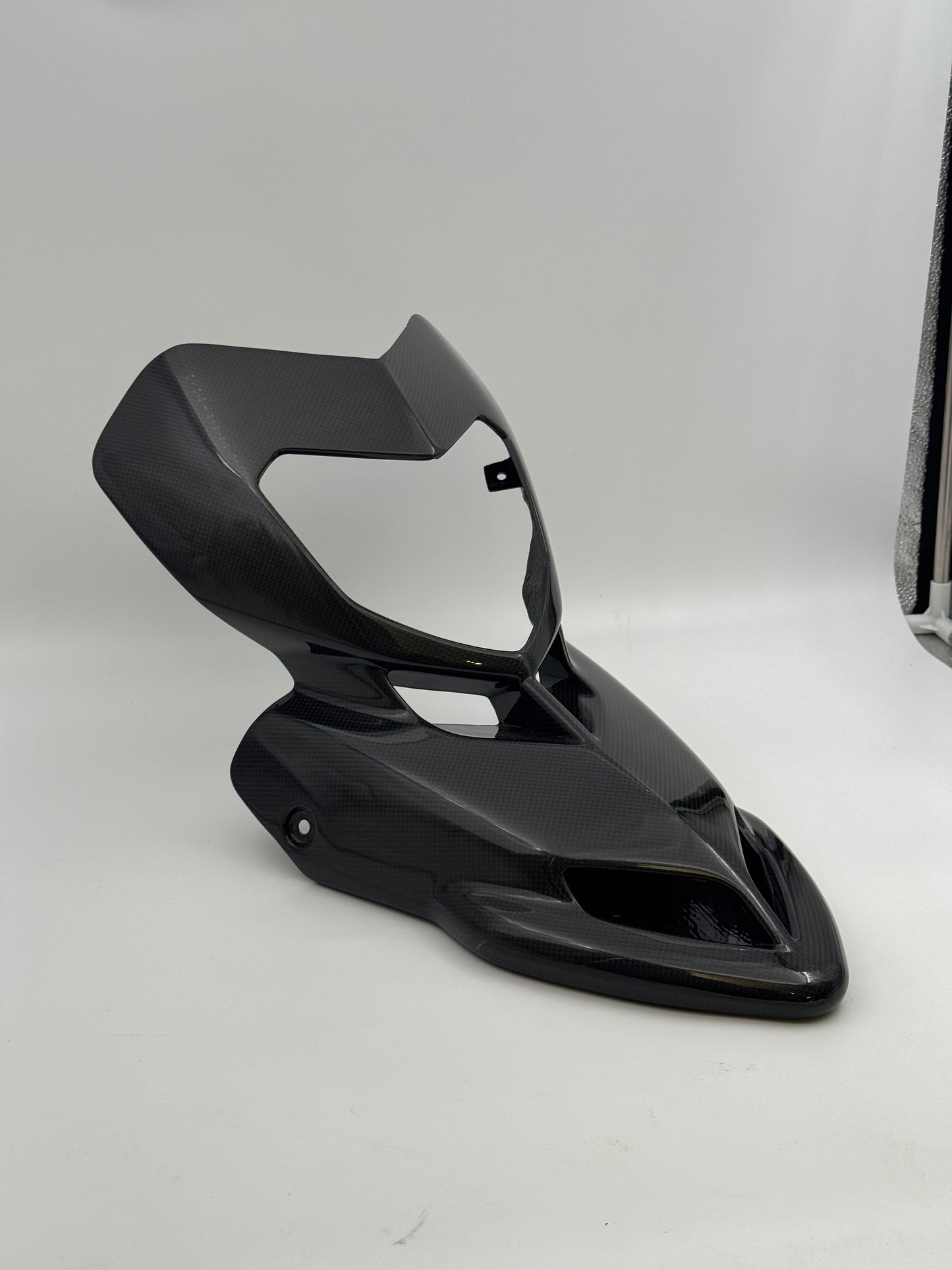 Carbon voorkuip / voorspatbord “Beak” – Ducati Hypermotard 796 / 1100