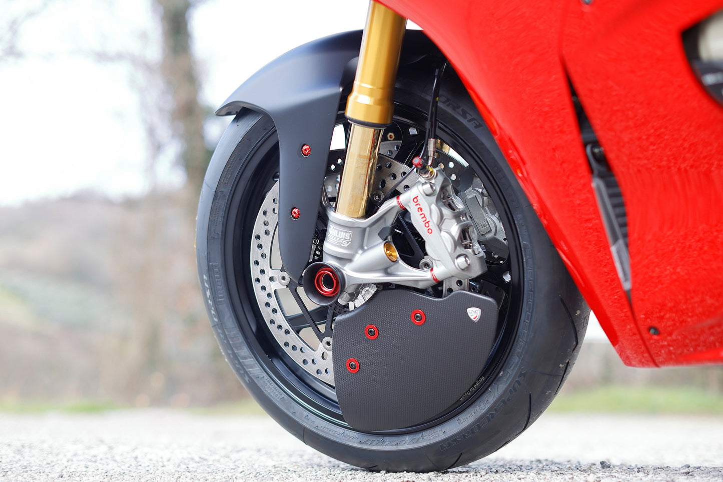 Remklauw Spacer Kit (4 st.) Ducati 1098 (2007-2009) rood gemonteerd