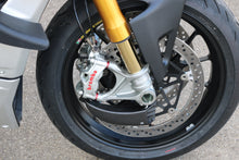 Remklauw Spacer Kit (4 st.) Ducati Panigale V2 (2020+) rood gemonteerd op Streetfighter V4