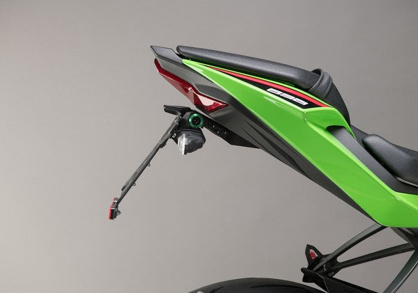 Homologué le titulaire de la plaque d'immatriculation LightECH - L'innovation rencontre l'élégance - Kawasaki ZX6R 2019-2024
