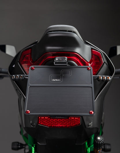 Kentekenplaathouder E-keur Lightech – Innovation Meets Elegance -  Kawasaki Z900 (2025+)