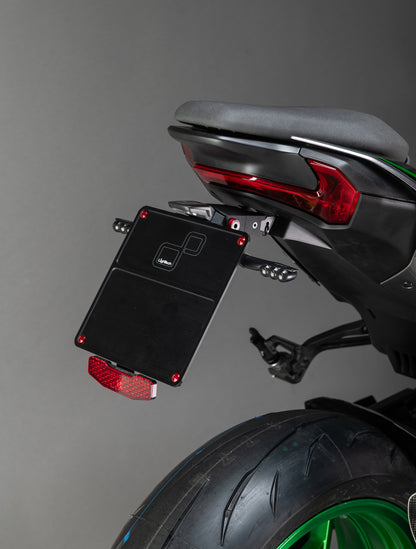 Kentekenplaathouder E-keur Lightech – Innovation Meets Elegance -  Kawasaki Z900 (2025+)