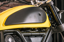 Aluminium boutenset (2 st.) voor carbon tankcovers Ducati Scrambler 800 Urban Enduro (2015-2016)