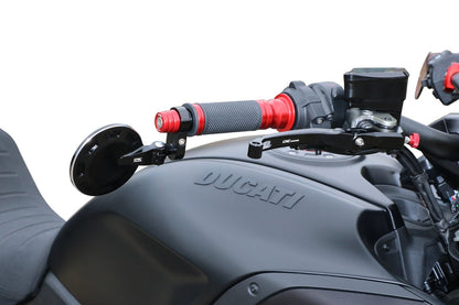 Stuurgewichtset 'Mini' CNC Racing Ducati Panigale V4 R (2019-2020) rood gemonteerd in combinatie met CNC Racing bar-end spiegels en handvatten