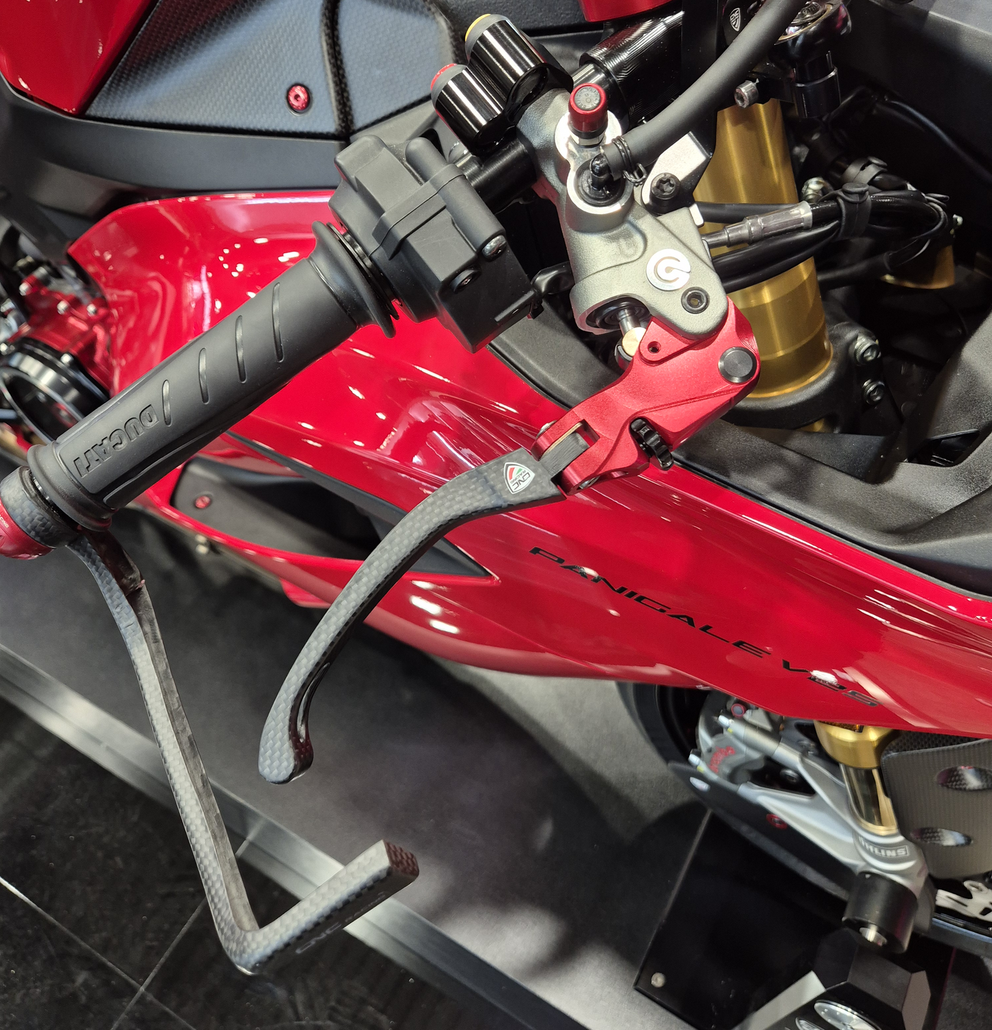Carbon opklapbare remhendel - met horizontale verstelknop Triumph Daytona 675R (2013-2017)