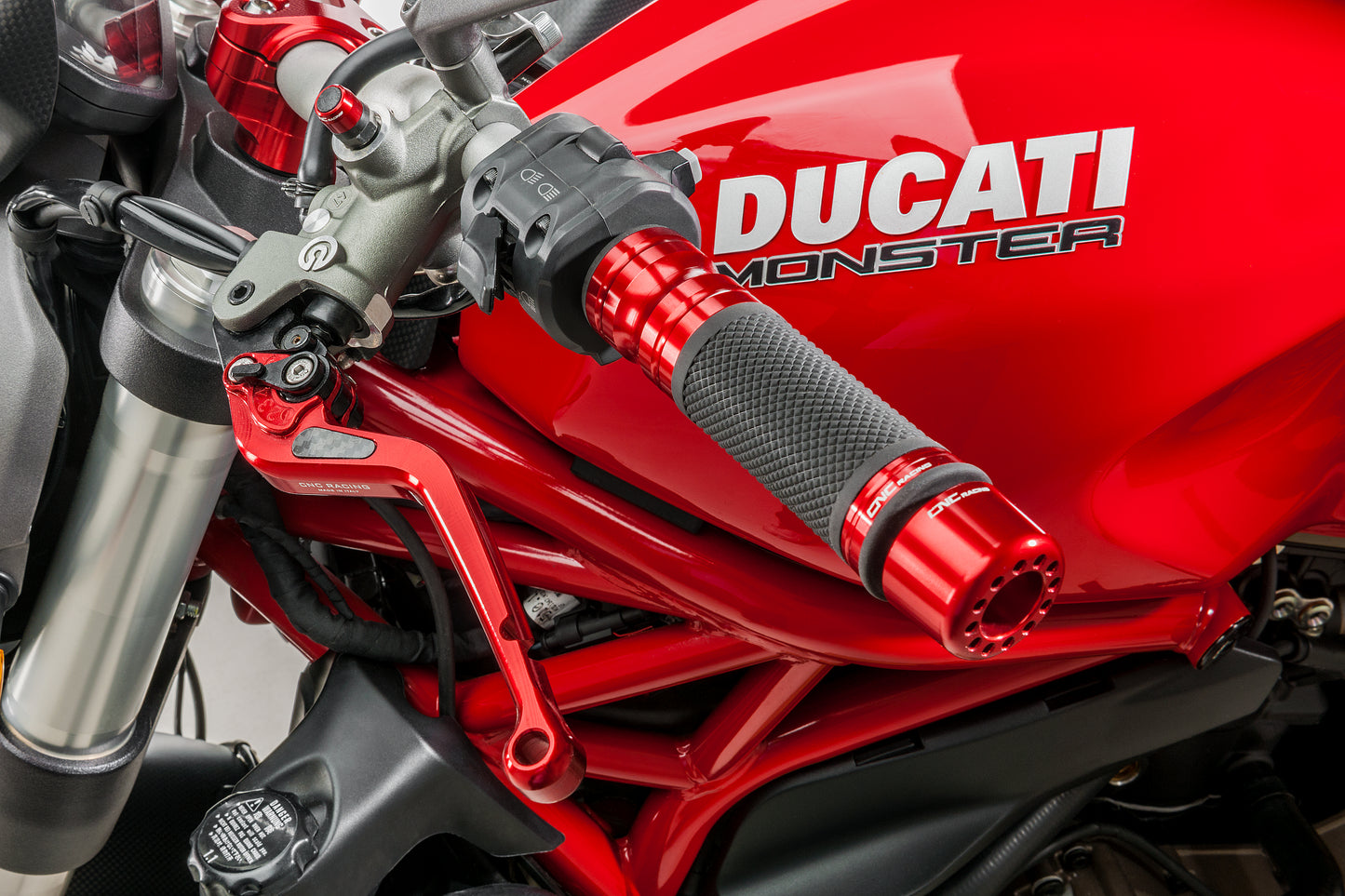 Ensemble de poings CNC Racing Suzuki GSX-S750 (2015-2016)
