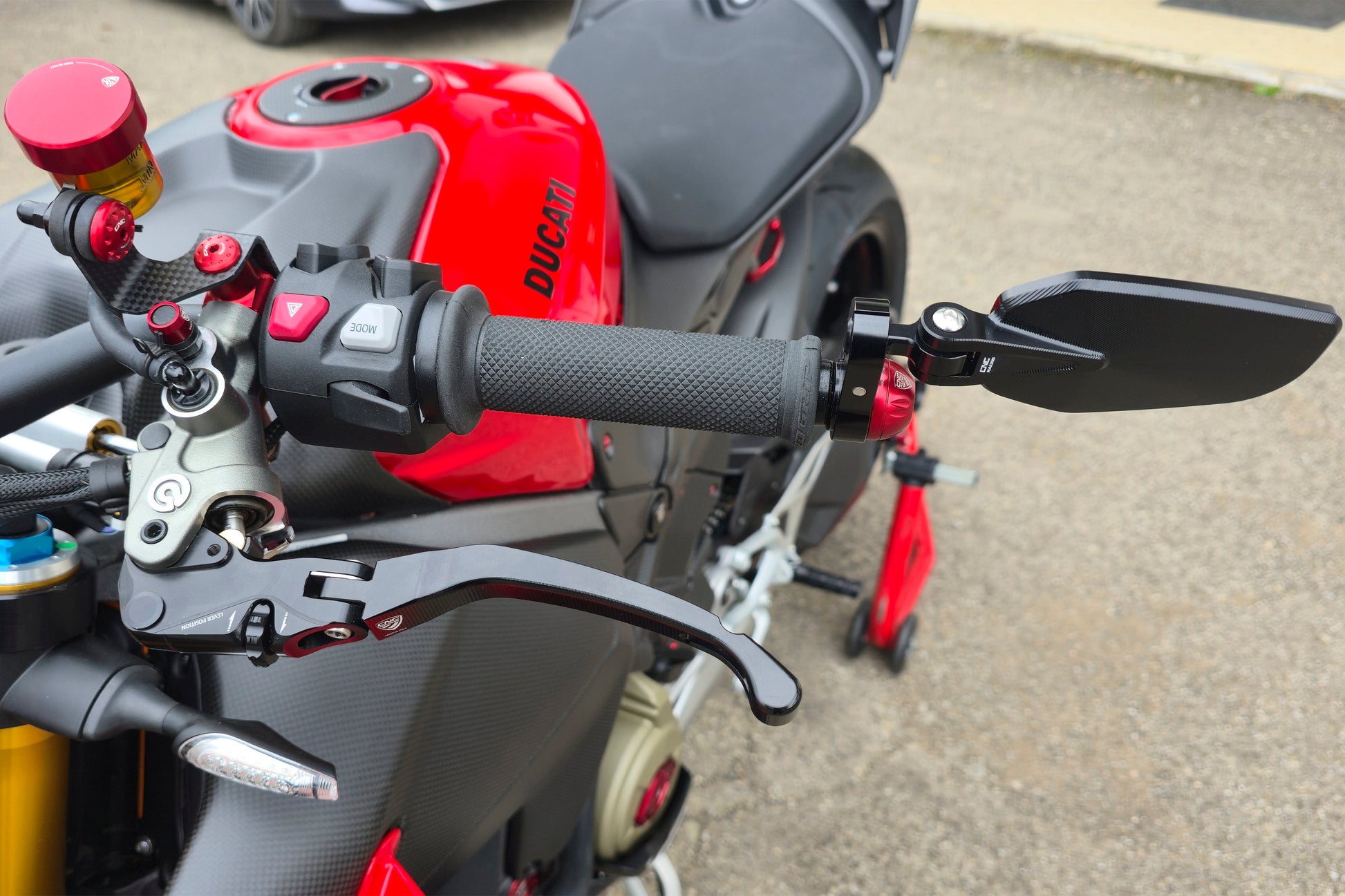 Opklapbare-koppelingshendel-met-horizontale-verstelknop-Ducati-Monster-1200-S-2017-2021