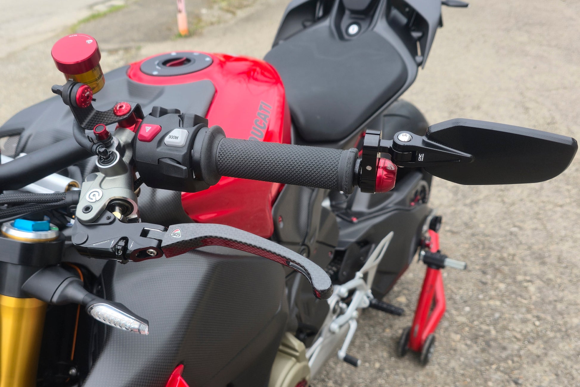 Carbon opklapbaar koppelingshendel - met rollende verstelknop Ducati Panigale V4 (2025+)