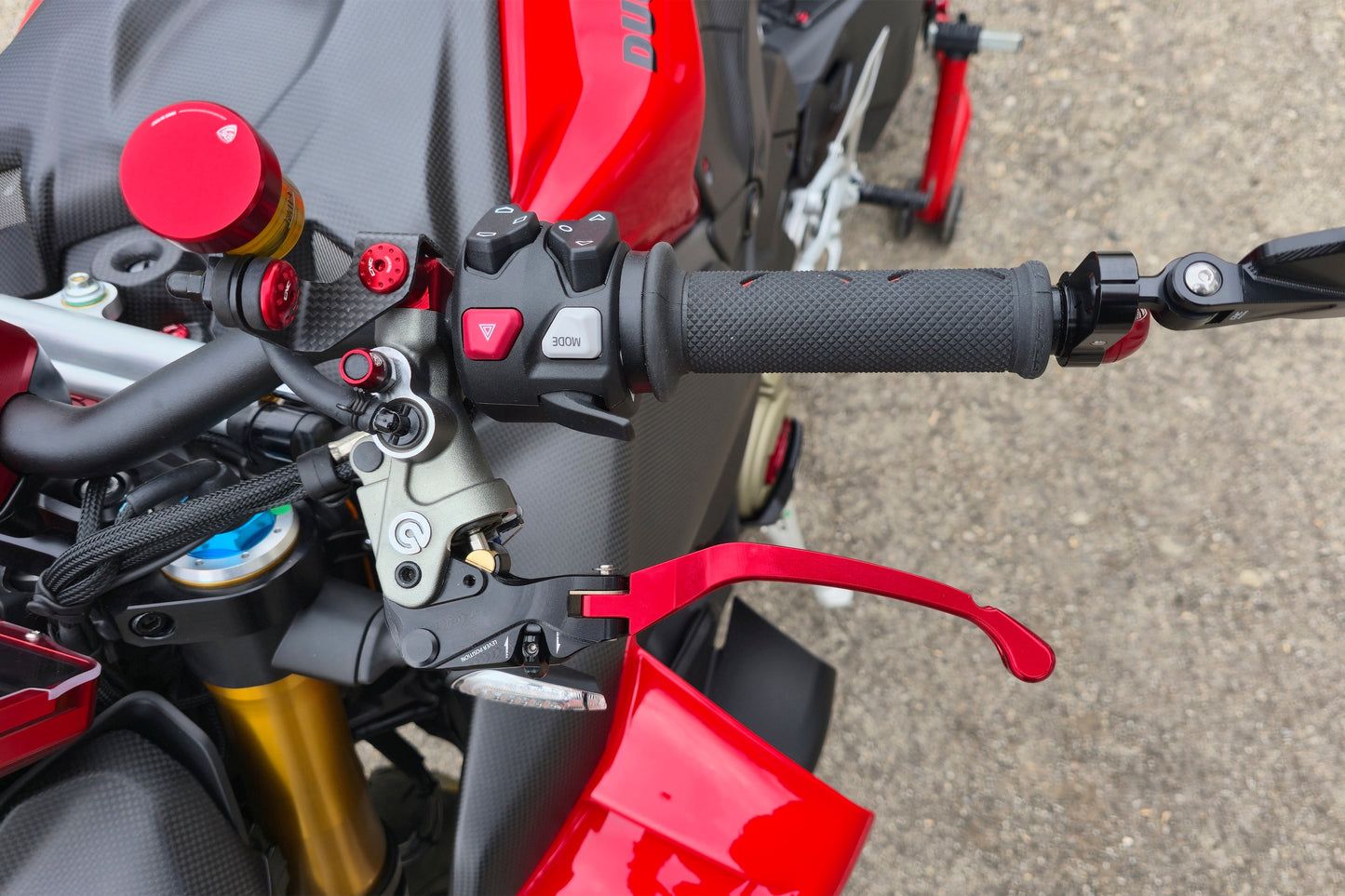 Opklapbare-koppelingshendel-met-horizontale-verstelknop-Ducati-Diavel-Strada-2013-2015