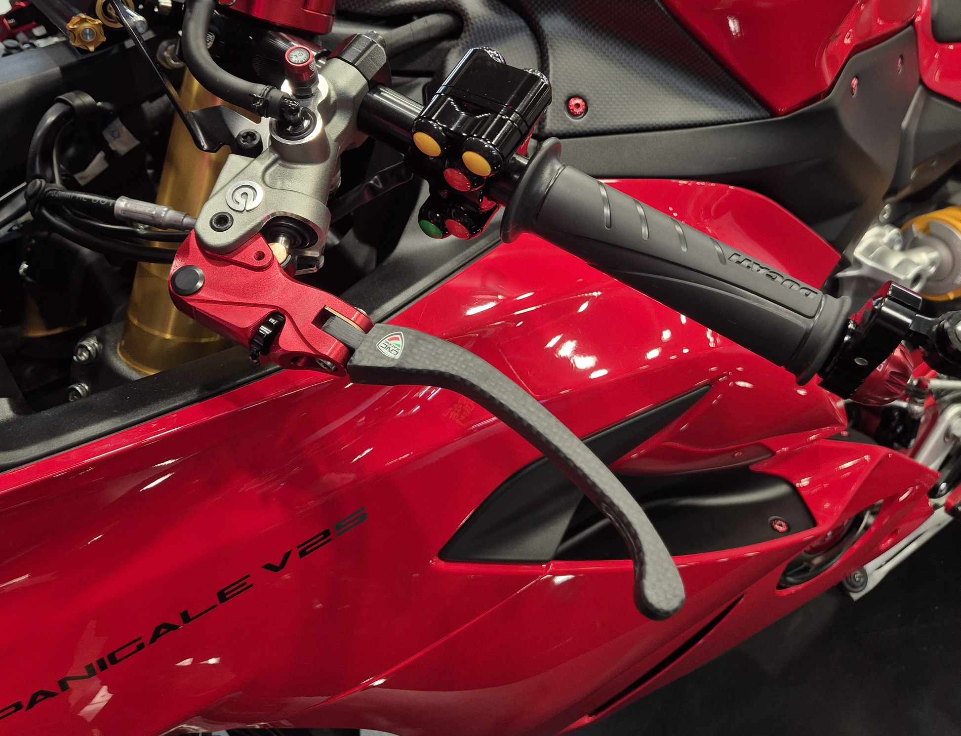 Carbon opklapbaar koppelingshendel - met rollende verstelknop Ducati 848 (2008-2013)